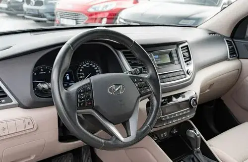 HYUNDAI Tucson 