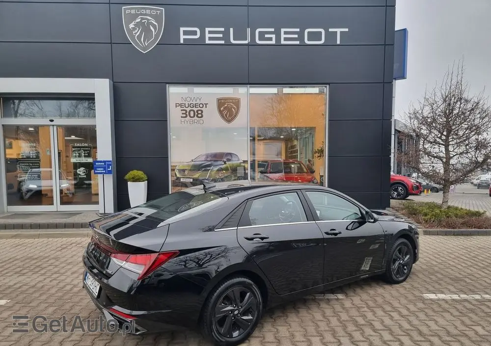 HYUNDAI Elantra 1.6 Smart