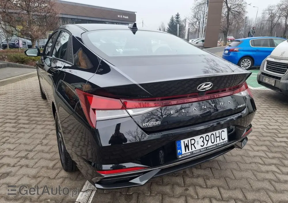 HYUNDAI Elantra 1.6 Smart