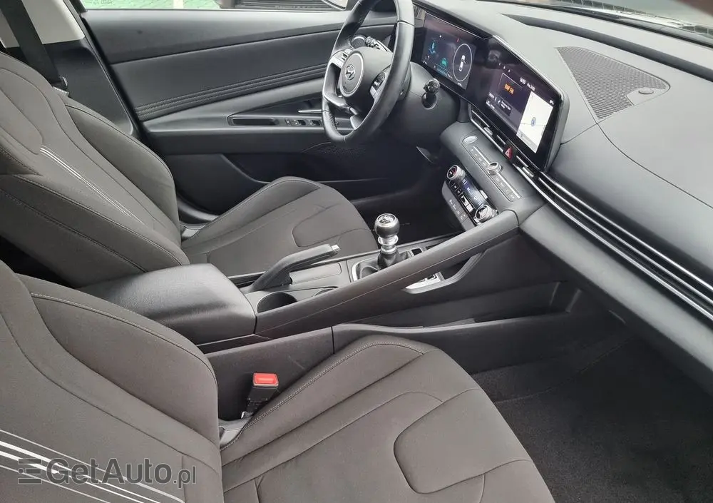 HYUNDAI Elantra 1.6 Smart