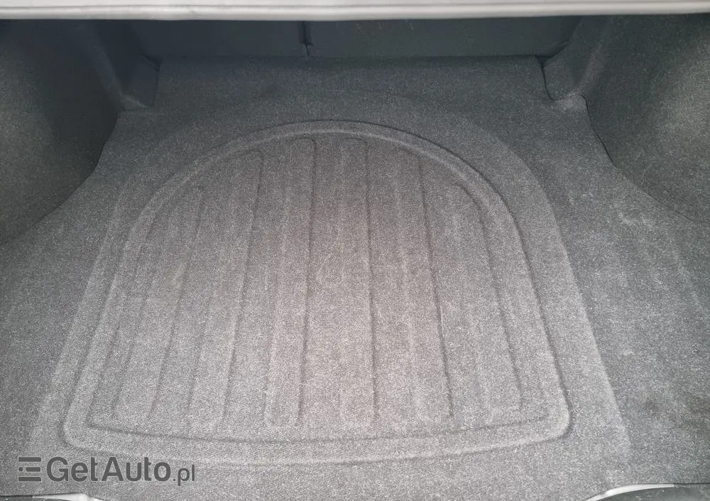 HYUNDAI Elantra 1.6 Smart