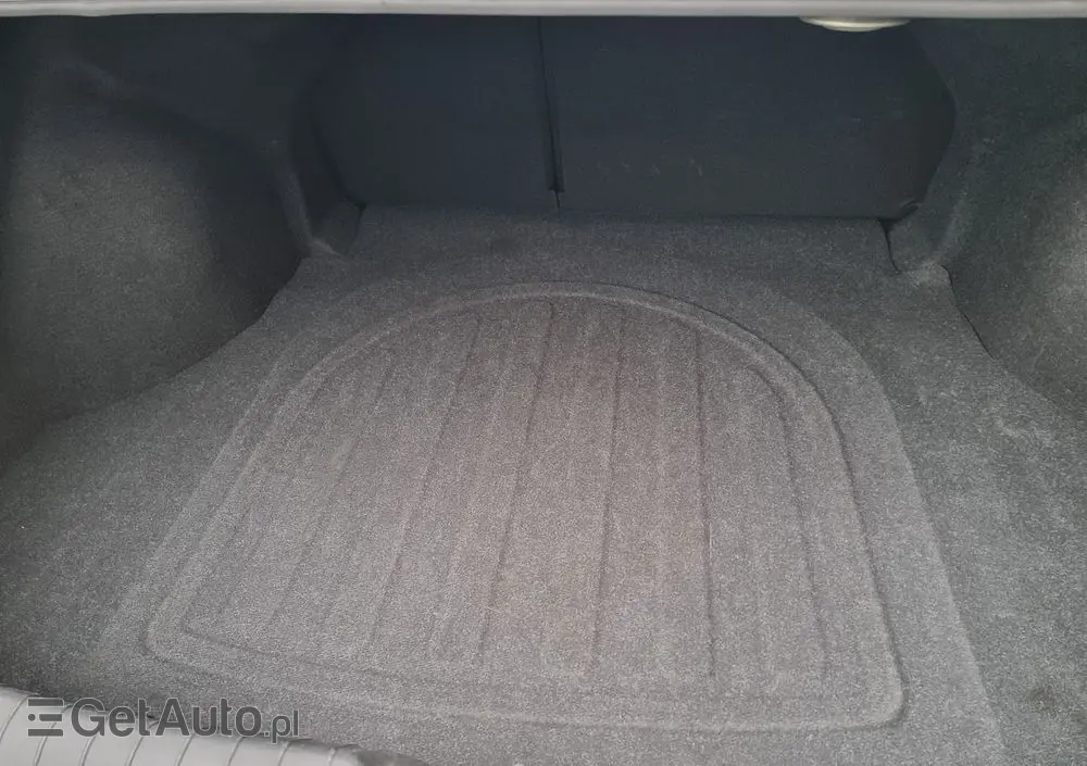 HYUNDAI Elantra 1.6 Smart