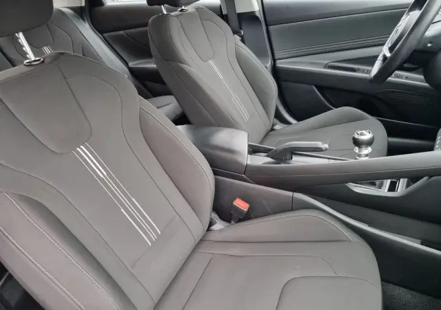 HYUNDAI Elantra 1.6 Smart