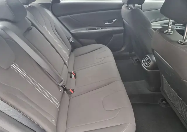 HYUNDAI Elantra 1.6 Smart