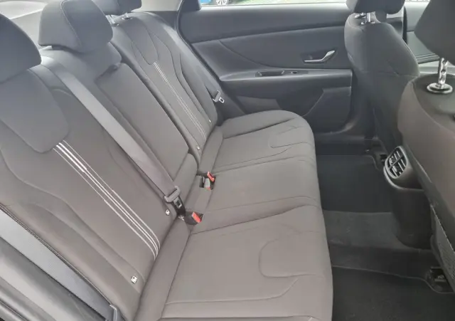 HYUNDAI Elantra 1.6 Smart