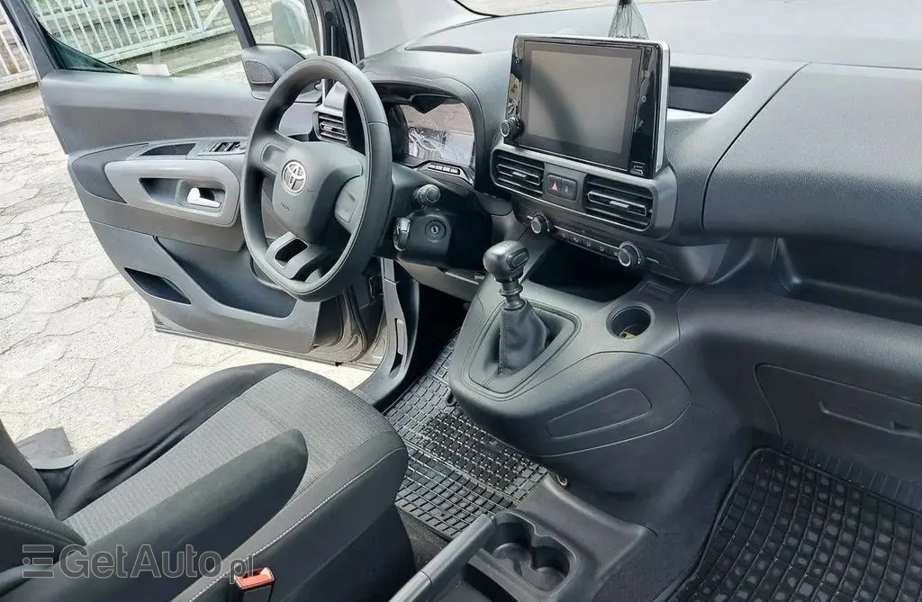 TOYOTA Proace 