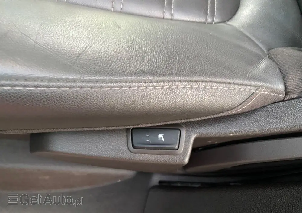 RENAULT Espace 1.6 dCi Energy Initiale Paris EDC 7os