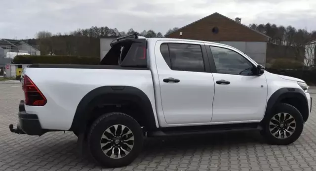 TOYOTA Hilux 