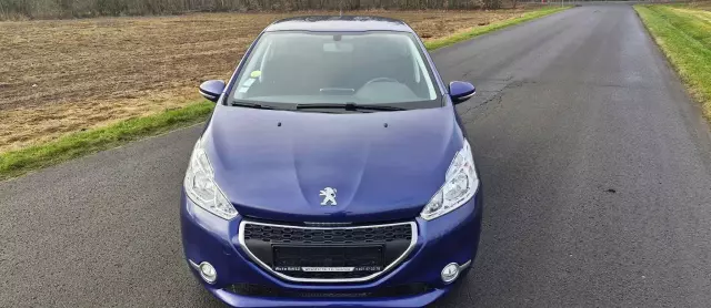 PEUGEOT 208 E-HDi 92 Stop&Start Style