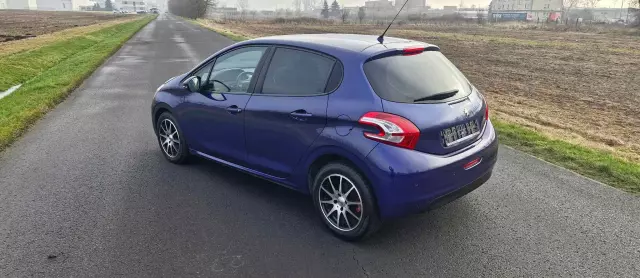 PEUGEOT 208 E-HDi 92 Stop&Start Style