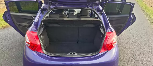 PEUGEOT 208 E-HDi 92 Stop&Start Style