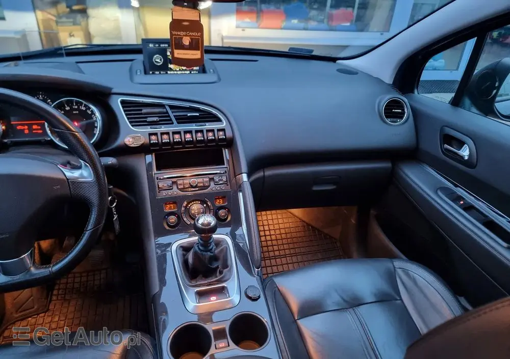 PEUGEOT 3008 1.6 Allure