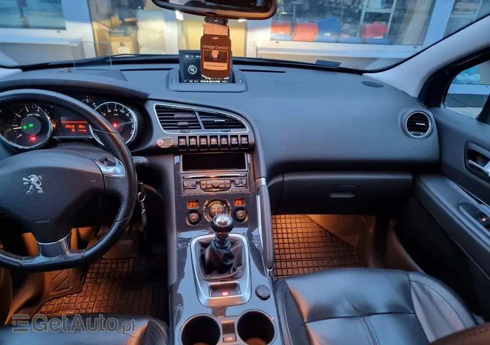 PEUGEOT 3008 1.6 Allure