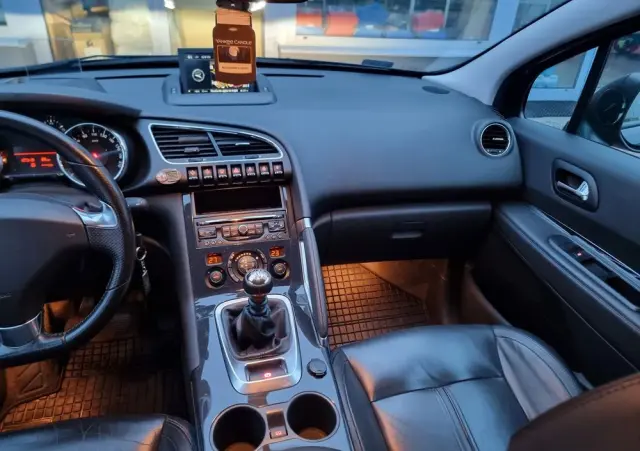 PEUGEOT 3008 1.6 Allure