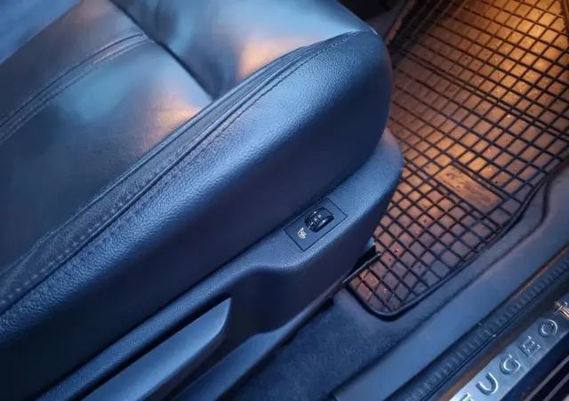 PEUGEOT 3008 1.6 Allure