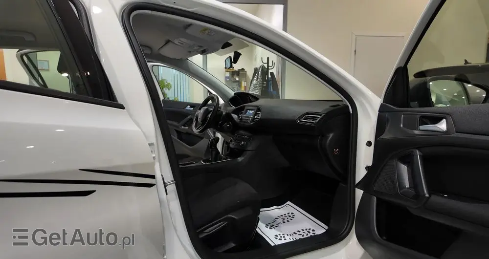 PEUGEOT 308 82 VTi Active