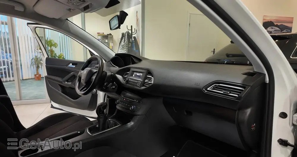 PEUGEOT 308 82 VTi Active