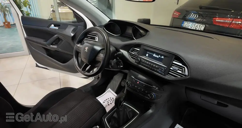 PEUGEOT 308 82 VTi Active