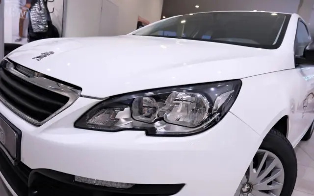 PEUGEOT 308 82 VTi Active