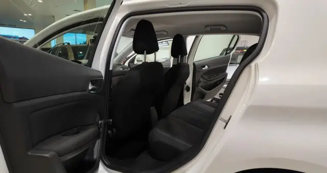 PEUGEOT 308 82 VTi Active