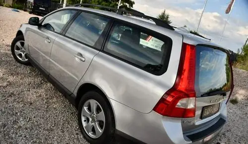 VOLVO V70 