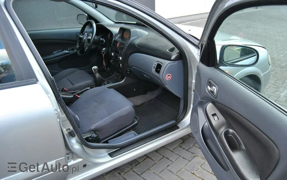 NISSAN Almera 