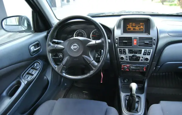 NISSAN Almera 