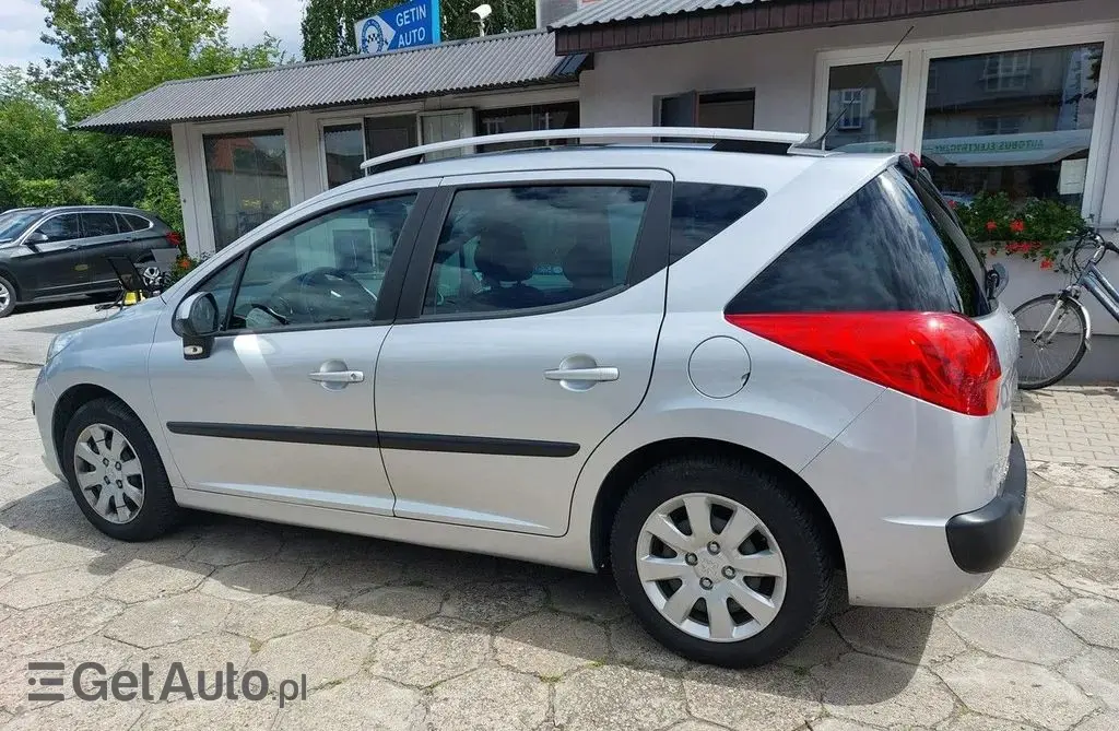 PEUGEOT 207 