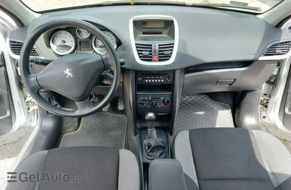 PEUGEOT 207 