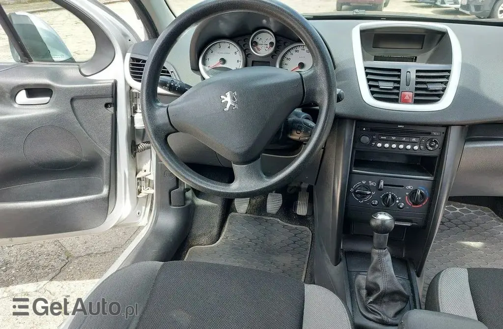 PEUGEOT 207 