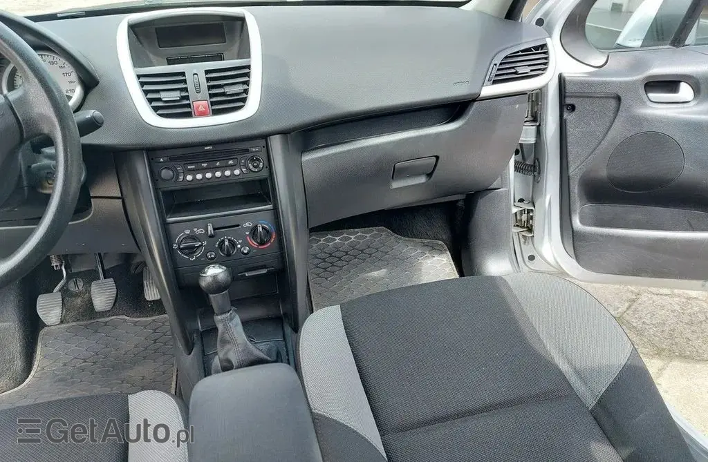 PEUGEOT 207 