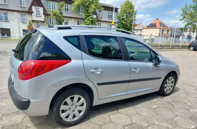 PEUGEOT 207 
