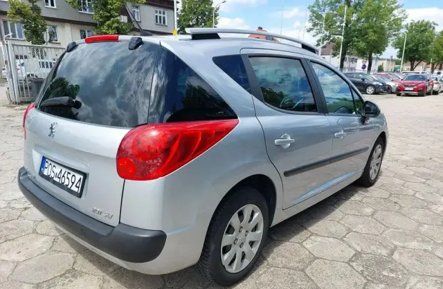 PEUGEOT 207 