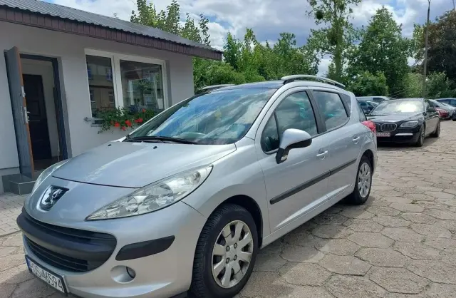 PEUGEOT 207 