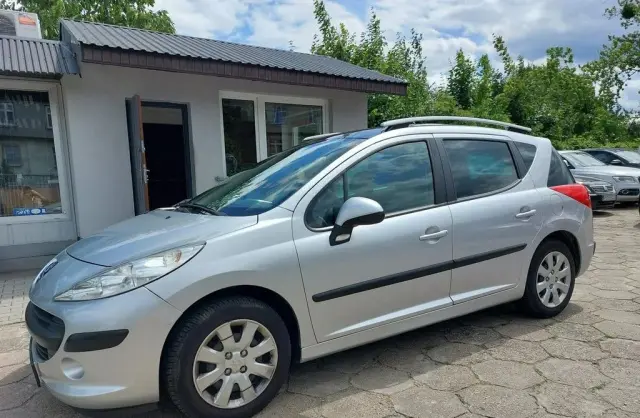 PEUGEOT 207 