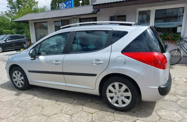 PEUGEOT 207 