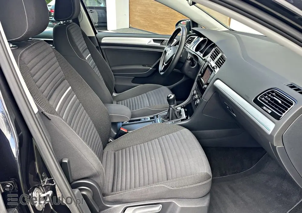 VOLKSWAGEN Golf 2.0 TDI 4Motion BlueMotion Technology Cup