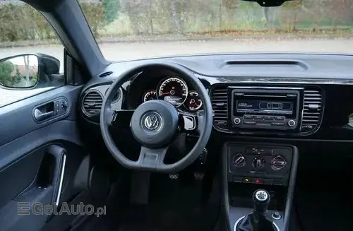 VOLKSWAGEN Beetle 