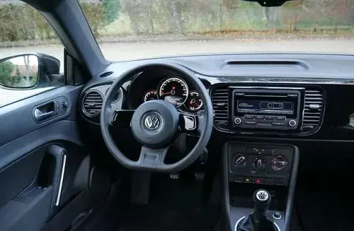 VOLKSWAGEN Beetle 