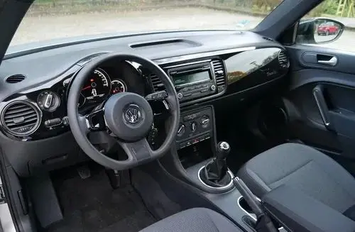 VOLKSWAGEN Beetle 
