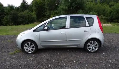MITSUBISHI Colt 
