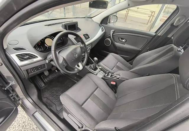 RENAULT Megane 1.4 16V TCE Privilege