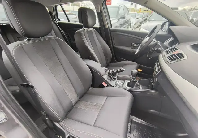 RENAULT Megane 1.4 16V TCE Privilege