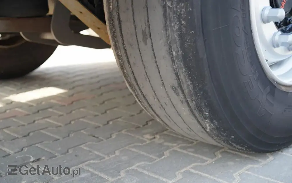 WIELTON FIRANKA / STANDARD / OŚ PODNOSZONA / DACH PODNOSZONY / SAF 