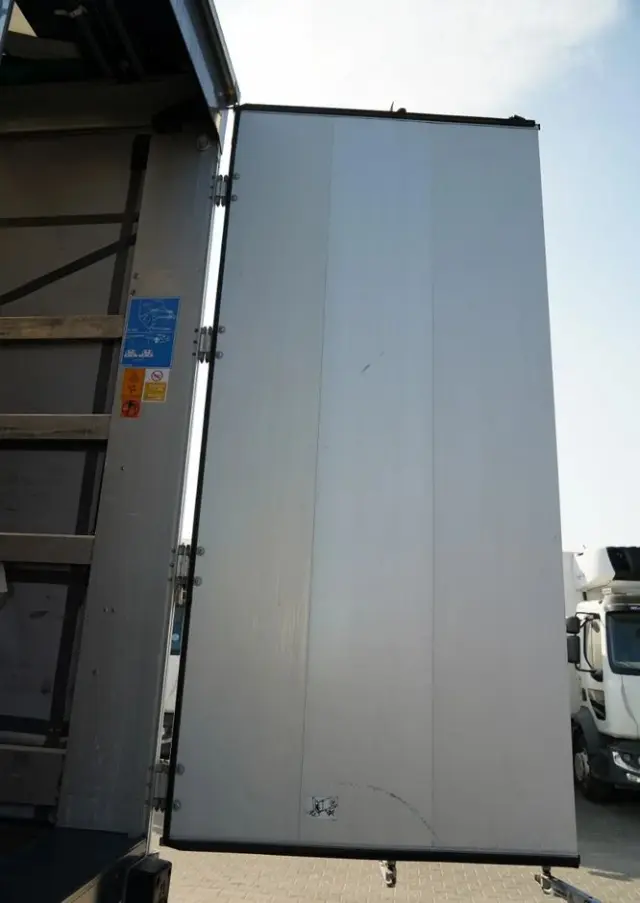 WIELTON FIRANKA / STANDARD / OŚ PODNOSZONA / DACH PODNOSZONY / SAF 