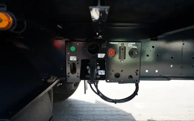 WIELTON FIRANKA / STANDARD / OŚ PODNOSZONA / DACH PODNOSZONY / SAF 