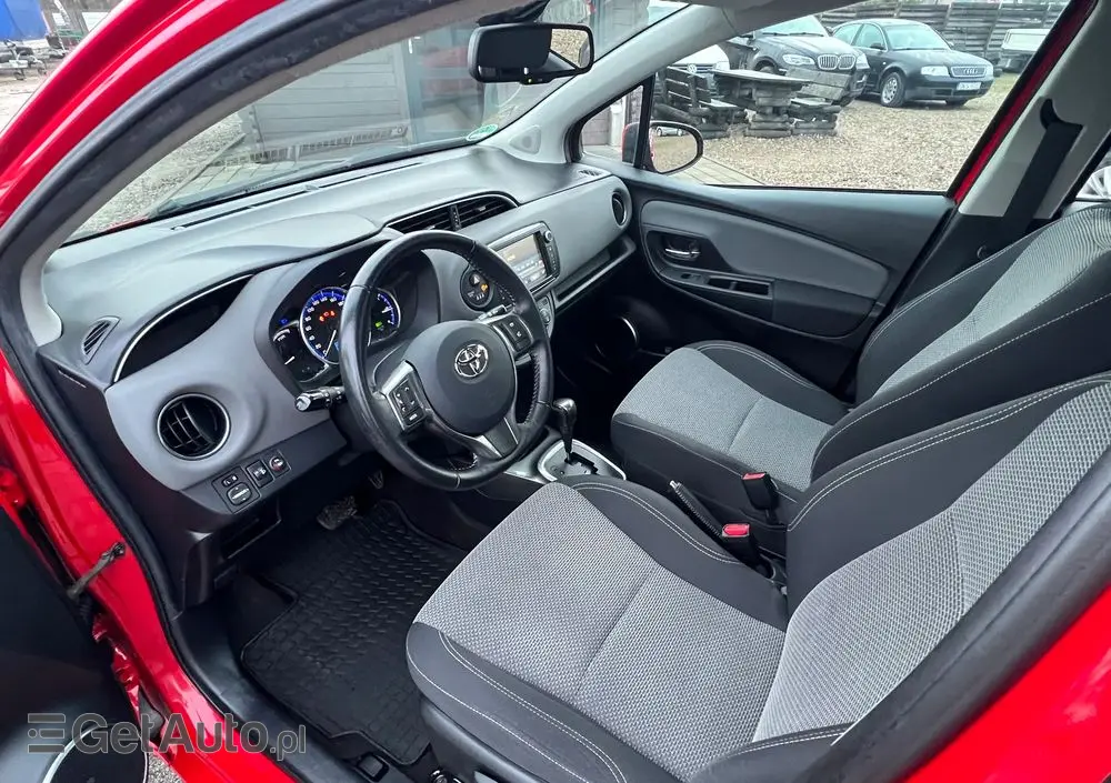 TOYOTA Yaris 