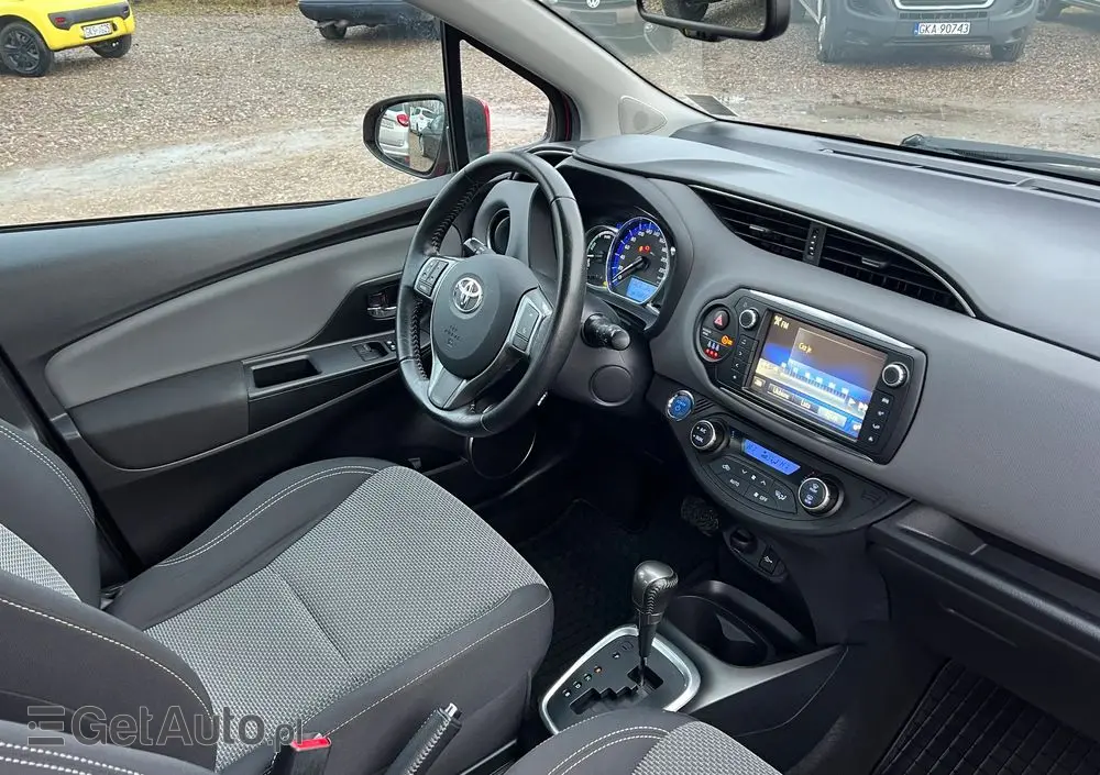 TOYOTA Yaris 