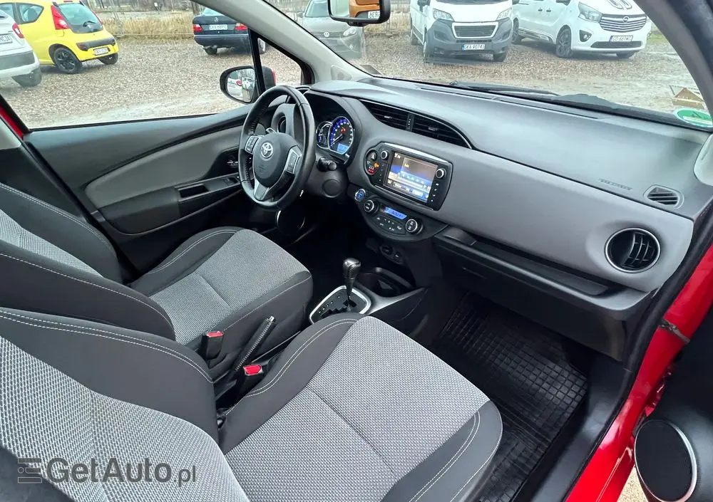 TOYOTA Yaris 
