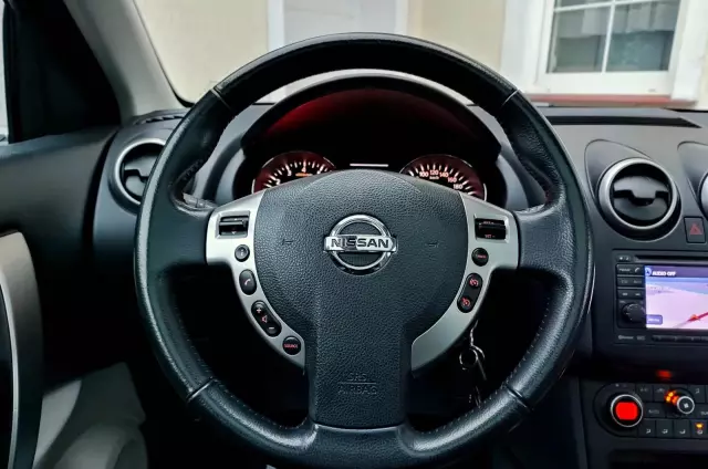 NISSAN Qashqai 1.6 I-Way